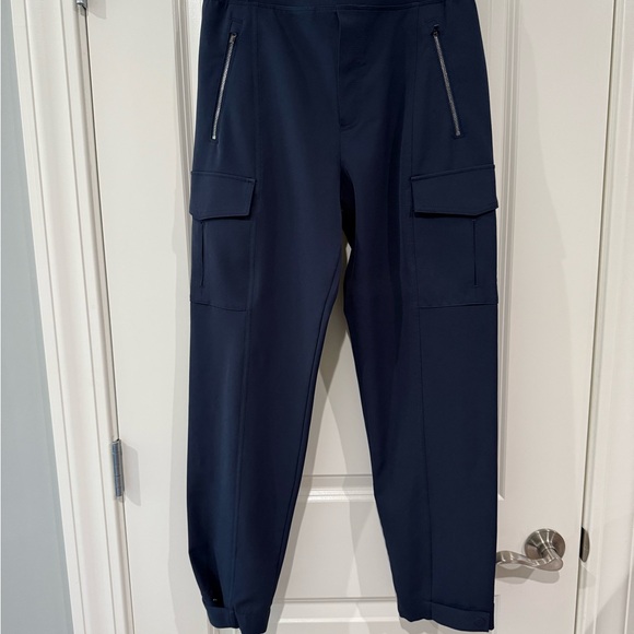 Athleta Women’s Navy Endless high rise Cargo Pant - Picture 1 of 5
